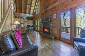 Cozy rustic-chic riverfront cabin, pet friendly, East Ellijay